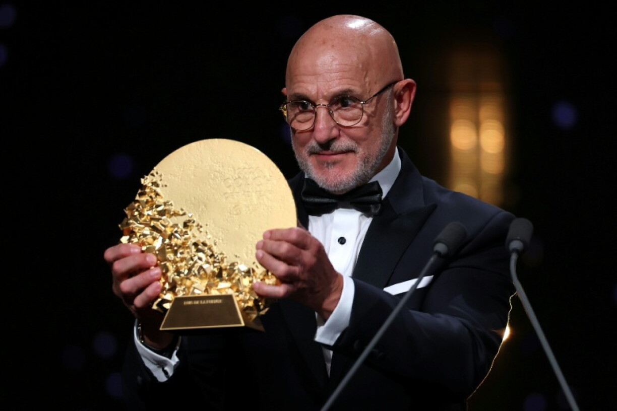 Spain's Luis de La Fuente won the men's coach of the year