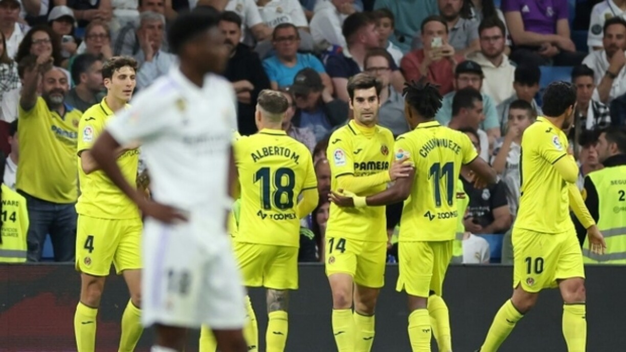 Les joueurs de Villarreal célèbrent un de leurs buts inscrits sur la pelouse du Real Madrid, en championnat d'Espagne, le 8 avril 2023