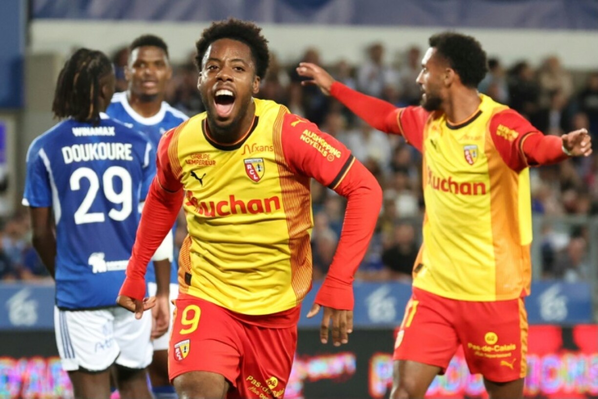 La joie d' Elye Wahi, auteur de son premier but avec Lens, face à Strasbourg, le 29 septembre 2023 à La Meinau