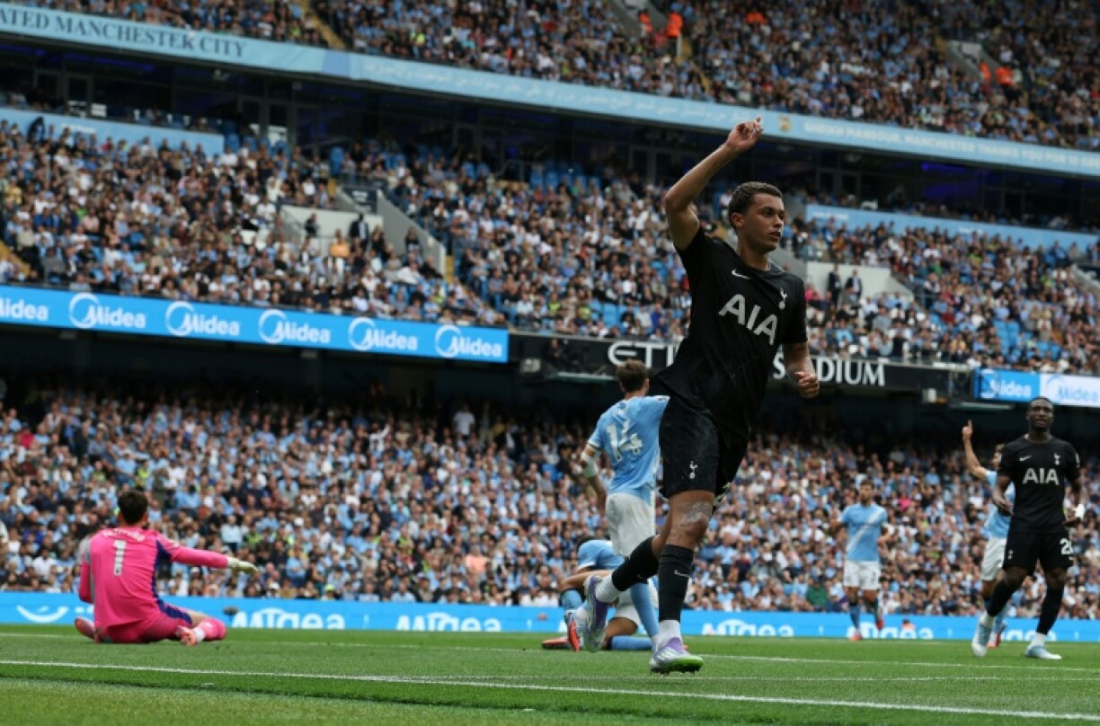 Brennan Johnson put Tottenham on course to win at Man City