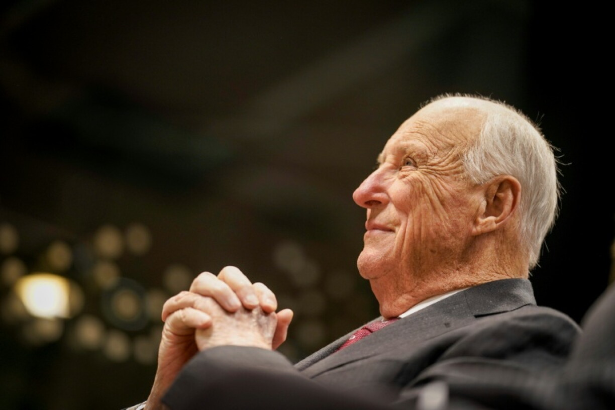 Cette photo prise le 4 février 2026 à Oslo, en Norvège, montre le roi Harald V de Norvège lors de l'inauguration d'un centre de formation et de réhabilitation pour les malades du cancer sur le campus du Radiumhospitalet