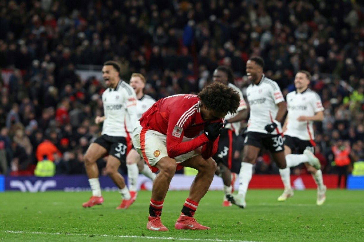 Joshua Zirkzee (centre) saw his penalty saved as Man Utd exited the FA Cup to Fulham