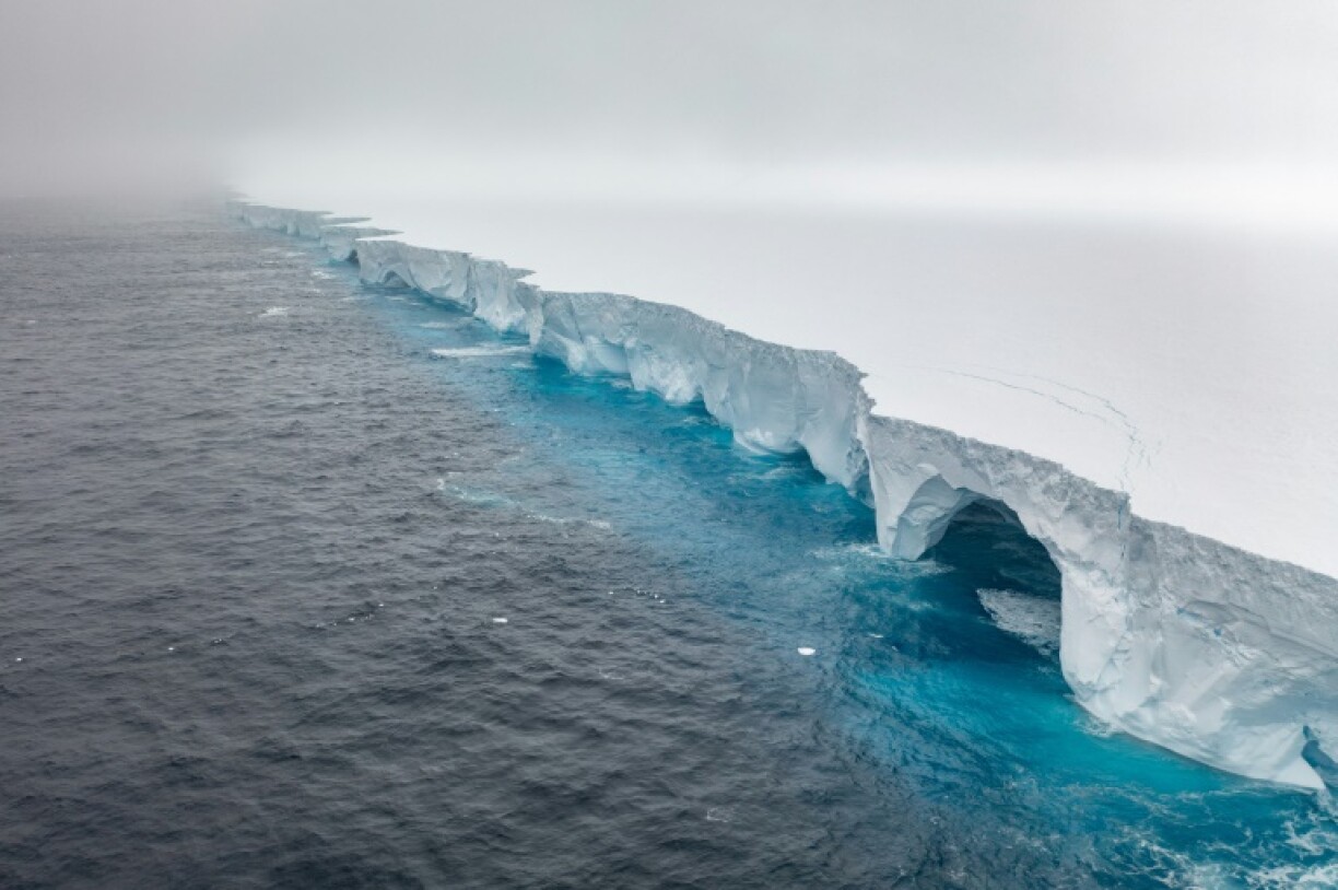 The A23a iceberg broke off from the Antarctic ice shelf in 1986