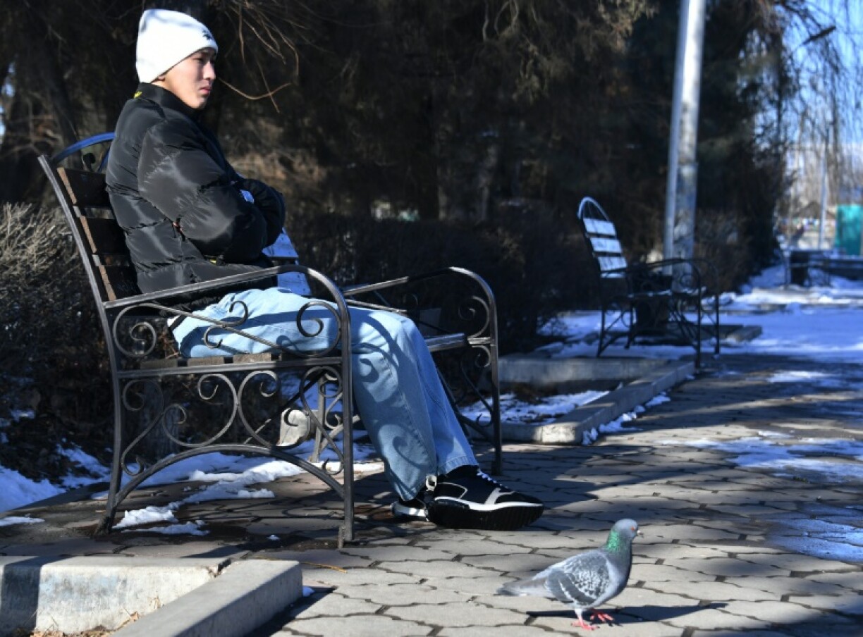 Un survivant du crash d'Azerbaijan Airlines en décembre, Rinat Assanov, à Tokmok, au Kirghizstan, le 24 janvier 2025