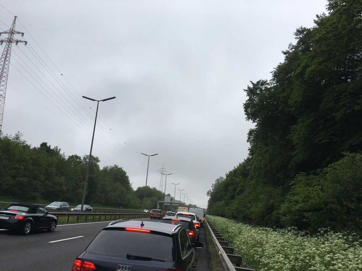 Les bouchons sur l'A1 lundi matin.