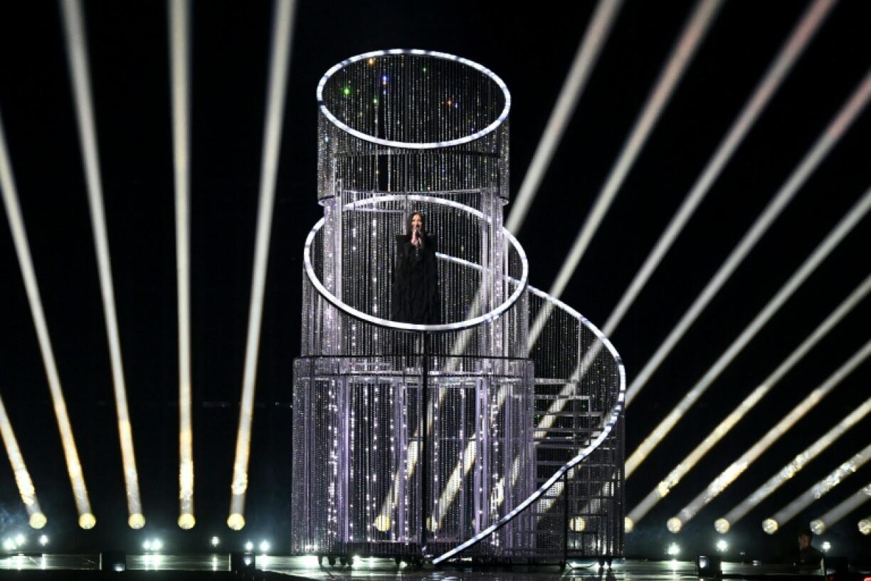 La chanteuse représentant Israël Yuval Raphael lors de la finale du concours de l'Eurovision 2025 à Bâle, en Suisse le 17 mai 2025