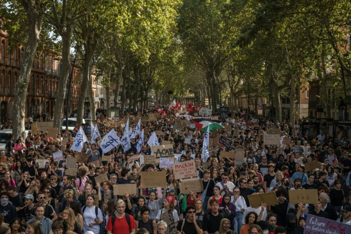 The interior ministry said 256,000 people had joined demonstrations nationwide, while union organisers put the figure at 450,000