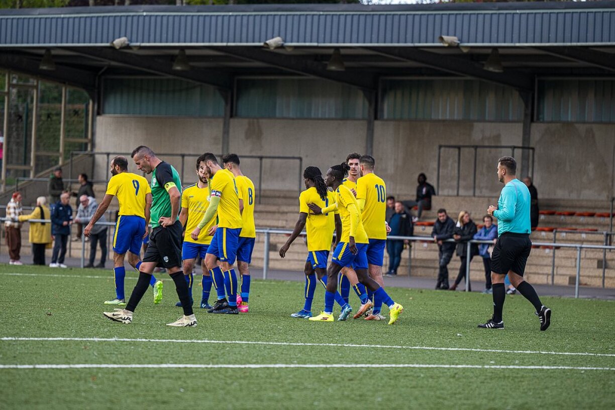 Bartreng hofft, d'nächst Saison eng Etage méi héich ze spillen, iwwerdeems et fir Näerzeng just nach drëms geet, de Maintien ze realiséieren.
