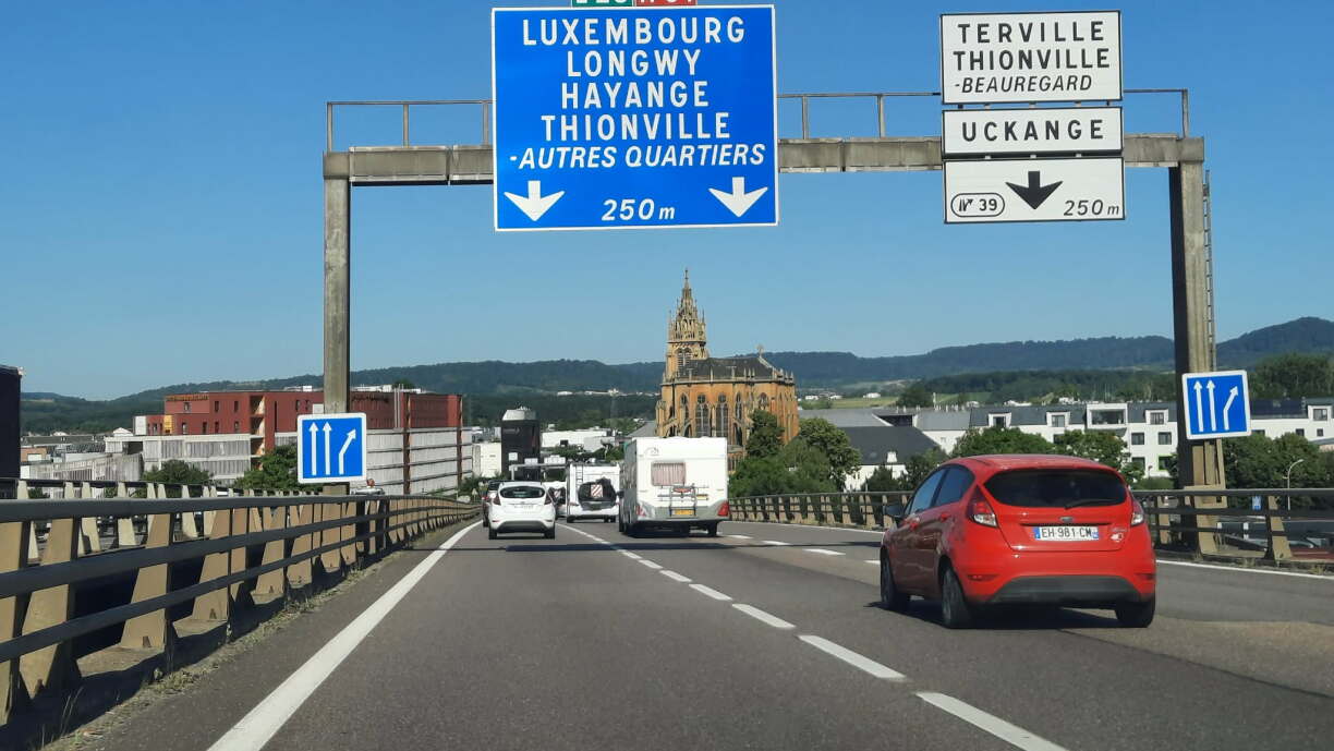 Depuis mai 2025, la vitesse était limitée à 70 km/h sur le viaduc de Beauregard à Thionville. Ce 23 juin 2026 marquera le retour aux limitations de vitesse qui étaient en place avant les travaux sous le double pont.