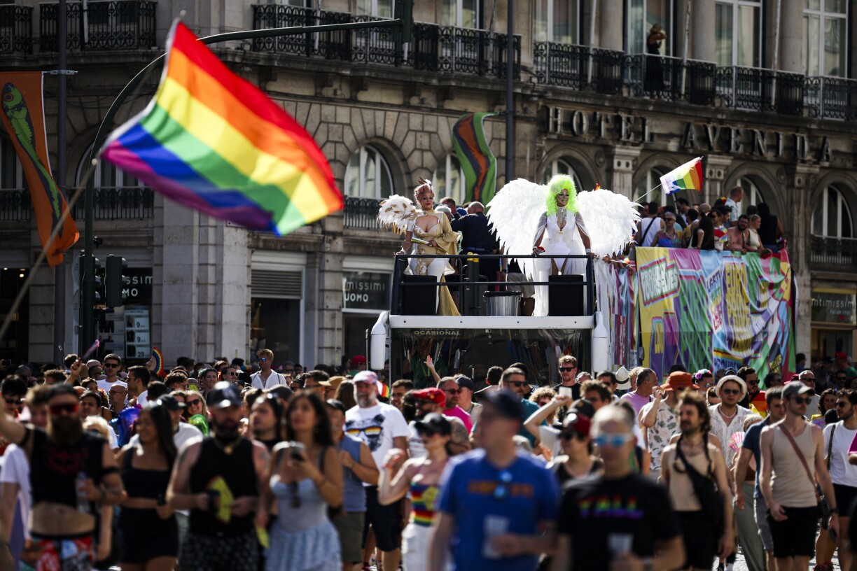 Des milliers de personnes ont défilé le 21 juin 2025 à Lisbonne à l'occasion de l'Europride.