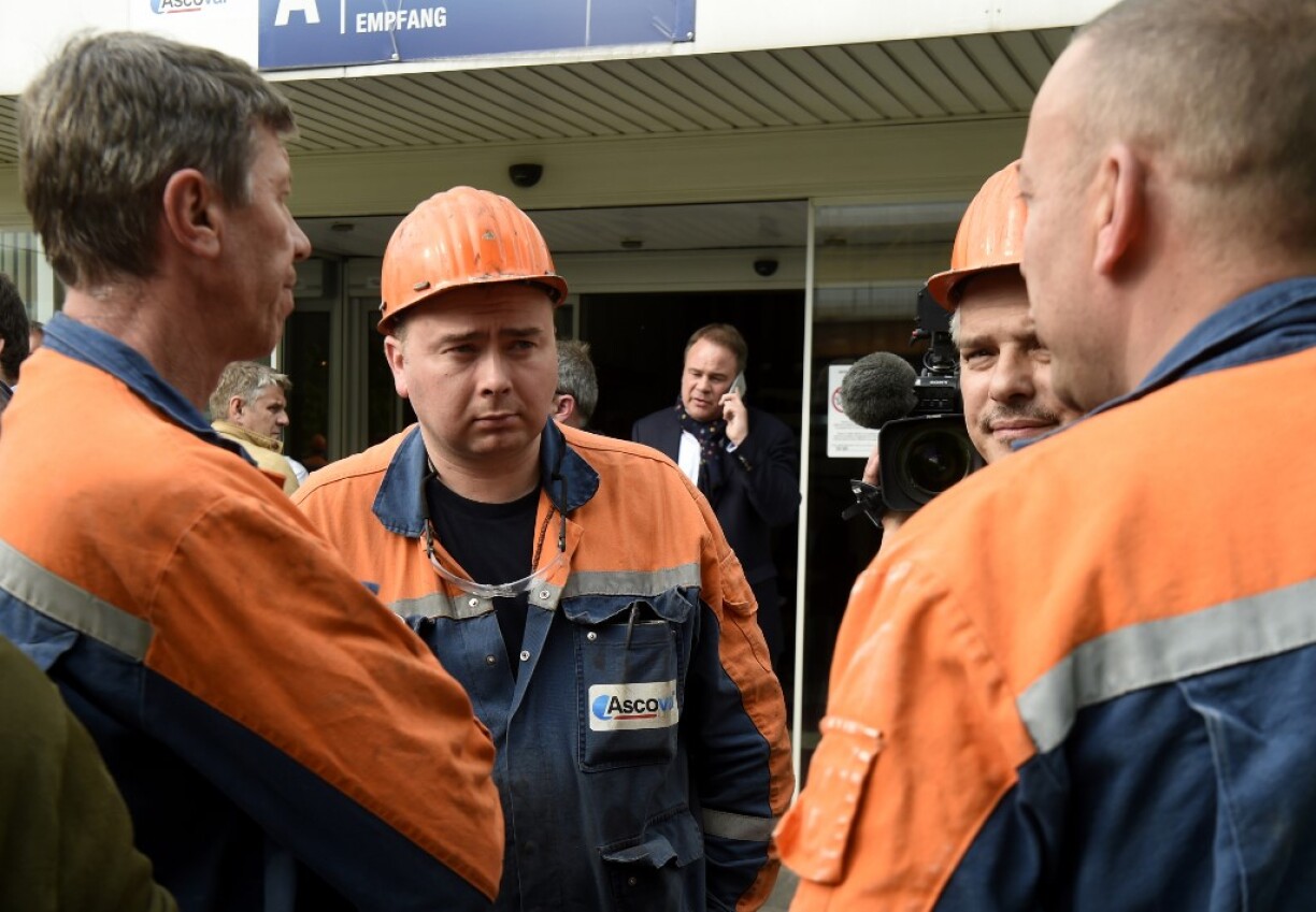 Des employés de Saint-Saulve (Ascoval auparavant) devant la centrale le 22 mai 2019.