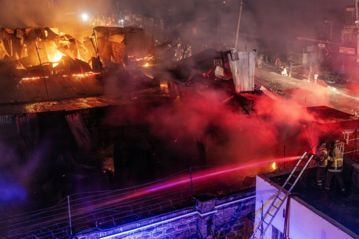 Incendie dans le quartier d'Embakasi à Nairobi, le 2 février 2024