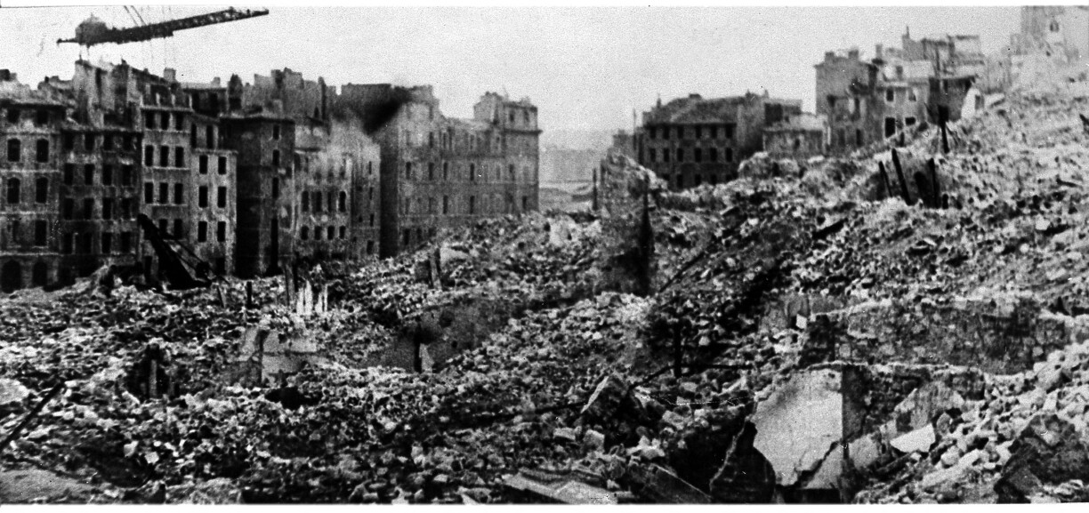 De Quartier ronderëm den alen Hafe vu Marseille war 1943 vun den Nazie gréisstendeels gesprengt ginn.