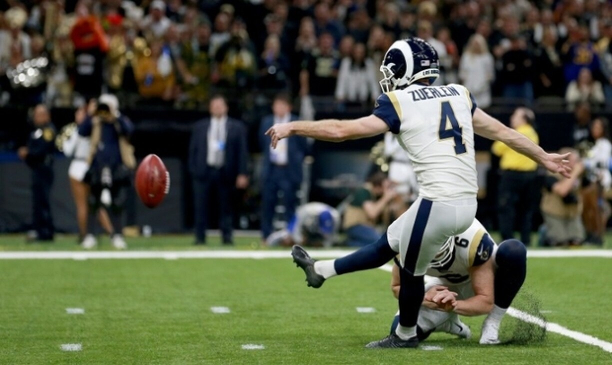 De Greg Zuerlein huet an der Verlängerung den entscheedende Fieldgoal fir d'Rams markéiert.