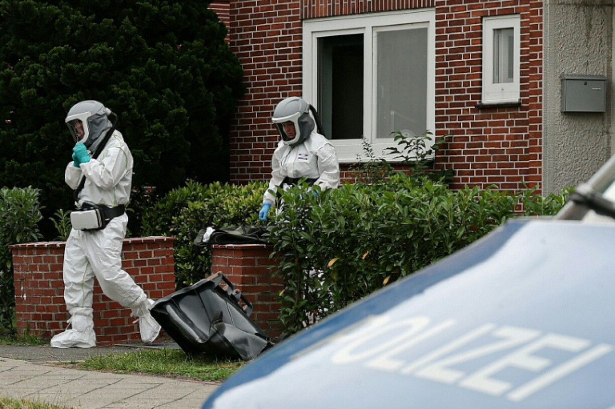 Nach den tödlichen Schüssen in einer Jugendhilfeeinrichtung in Stade hat das Amtsgericht der niedersächsischen Stadt gegen den mutmaßlichen Täter Haftbefehl wegen sechsfachen Mordes erlassen.