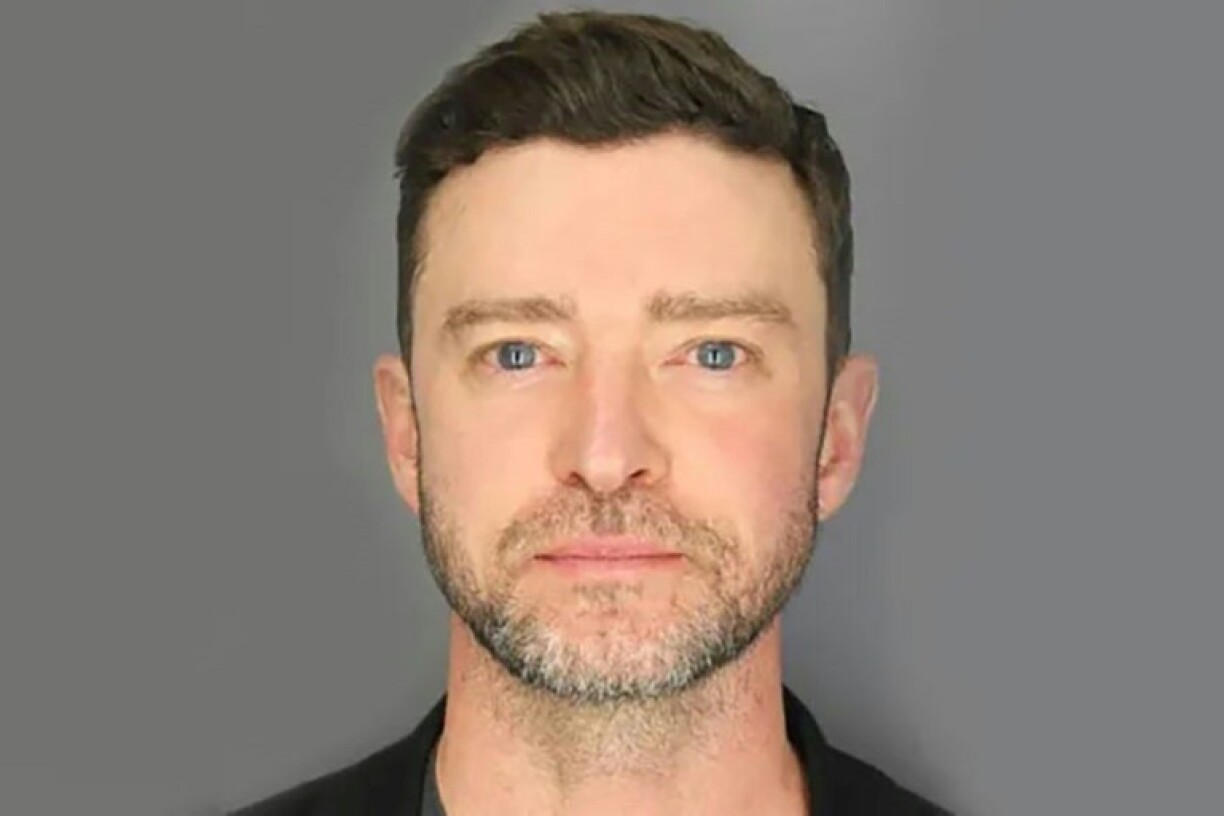 Photo d'identité judiciaire de Justin Timberlake, fournie par la police de Sag Harbor, dans l'Etat de New York, le 18 juin 2024