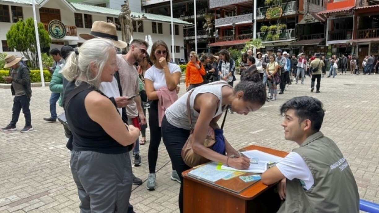 Des touristes signent une pétition pour pouvoir être évacués à bord d'un