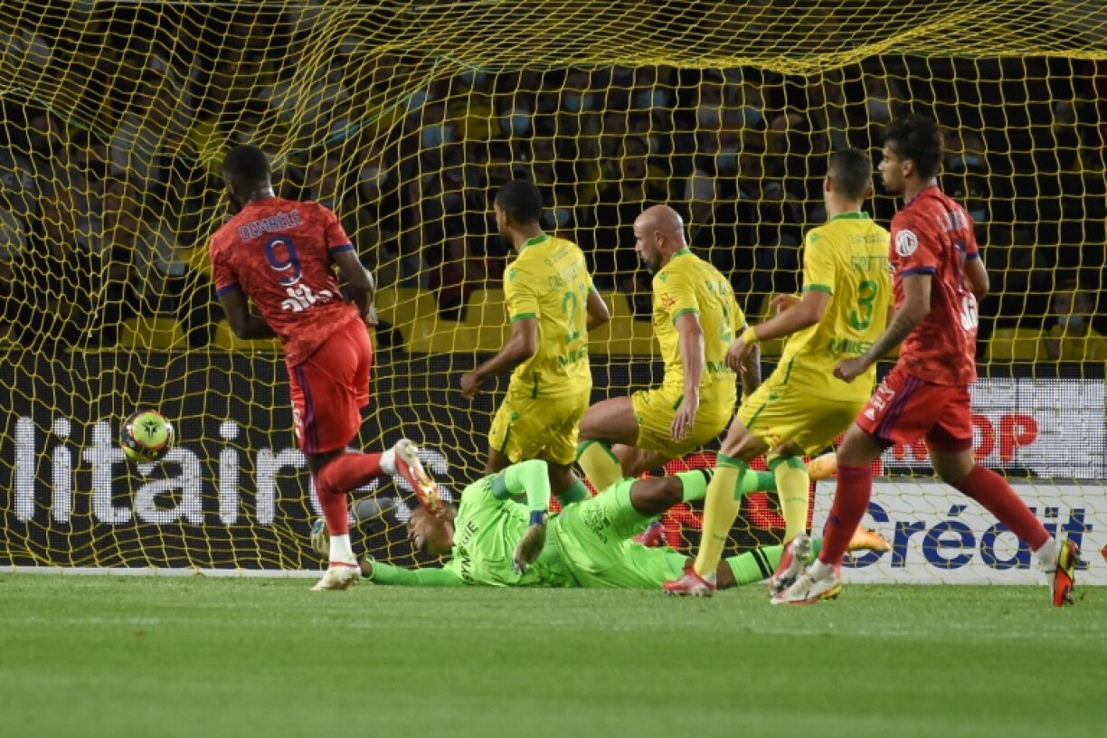 Moussa Dembélé markéiert decisive Gol.