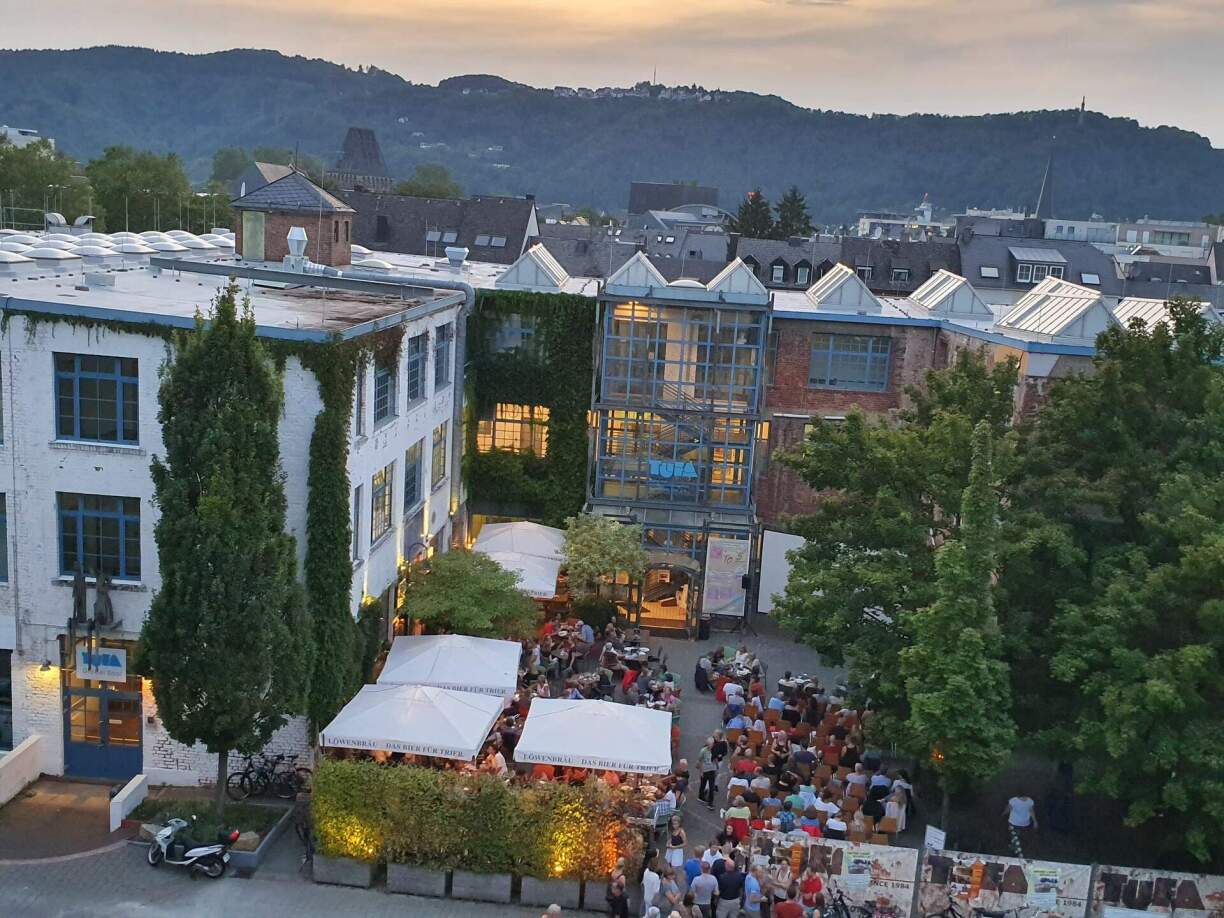 Une projection de film en plein air à la TUFA de Trèves