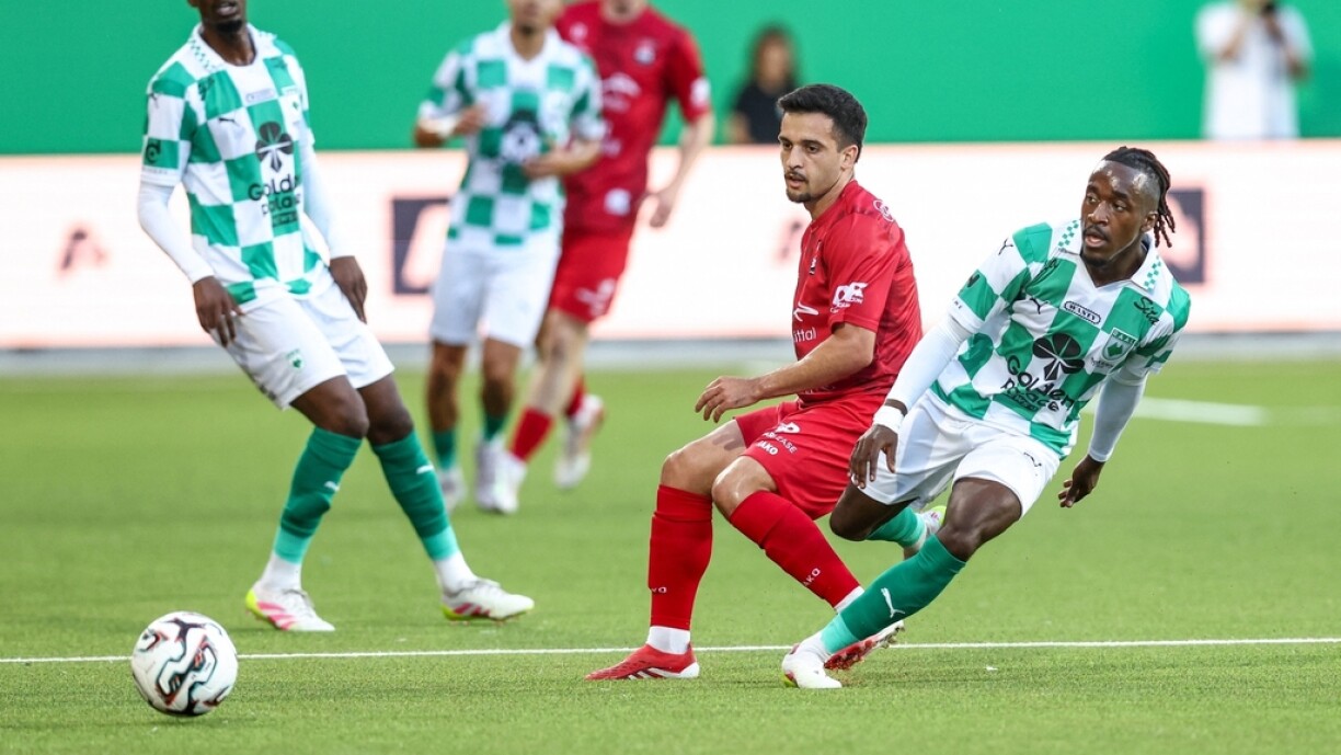 RAAL's Joel Ito pictured in action during a friendly game between RAAL La Louviere and Luxembourg team Differdange, Saturday 28 June 2025 in La Louviere, in preparation of the upcoming 2025–2026 season.