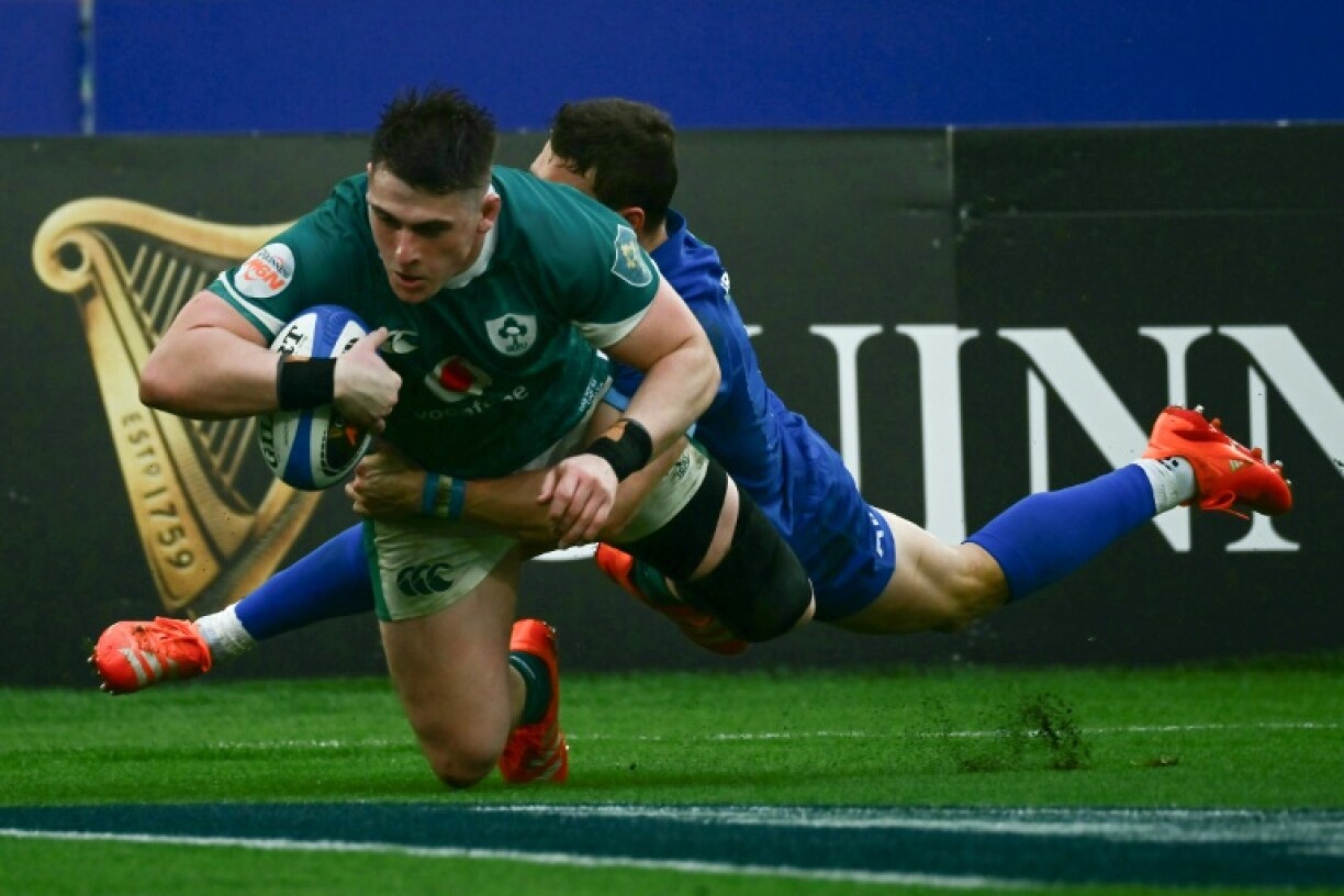 Dan Sheehan's hat-trick helped Ireland to a bonus-point win over Italy in the Six Nations