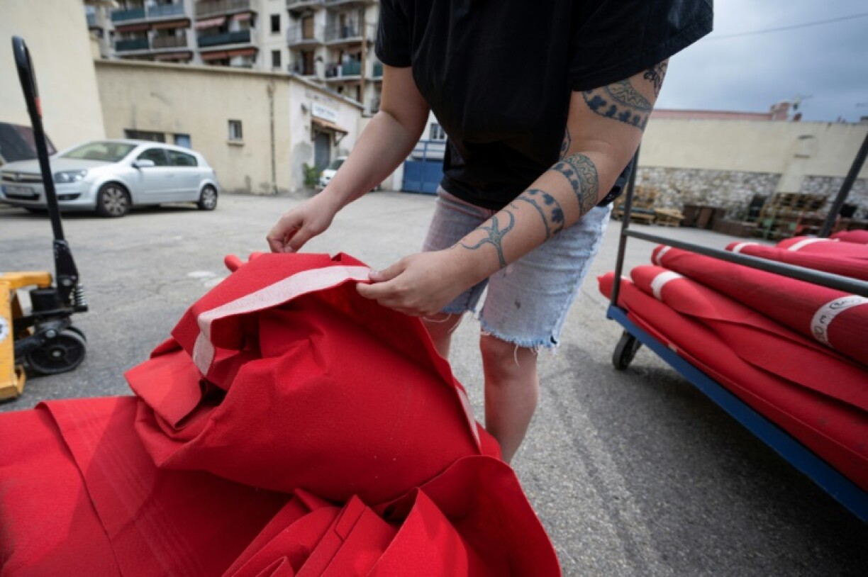 The Cannes carpet is being resold at just one euro a kilo, Jeanne Re telling AFP that amounted to 33 cents per square metre -- an 'unbeatable' price