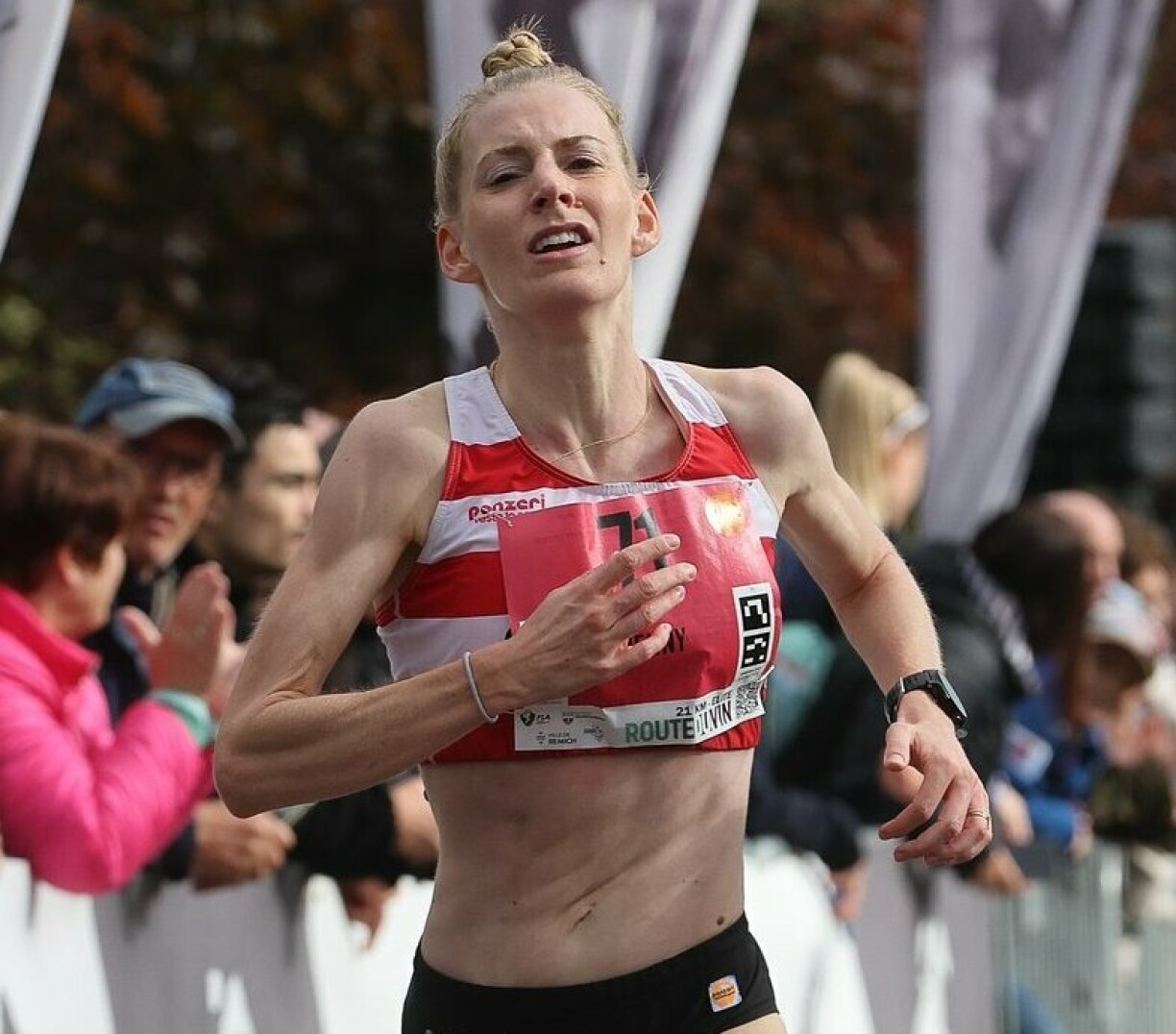 D'Jenny Gloden op der Route du Vin.