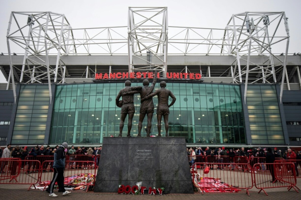Manchester United have announced plans for a new 100,000-capacity stadium