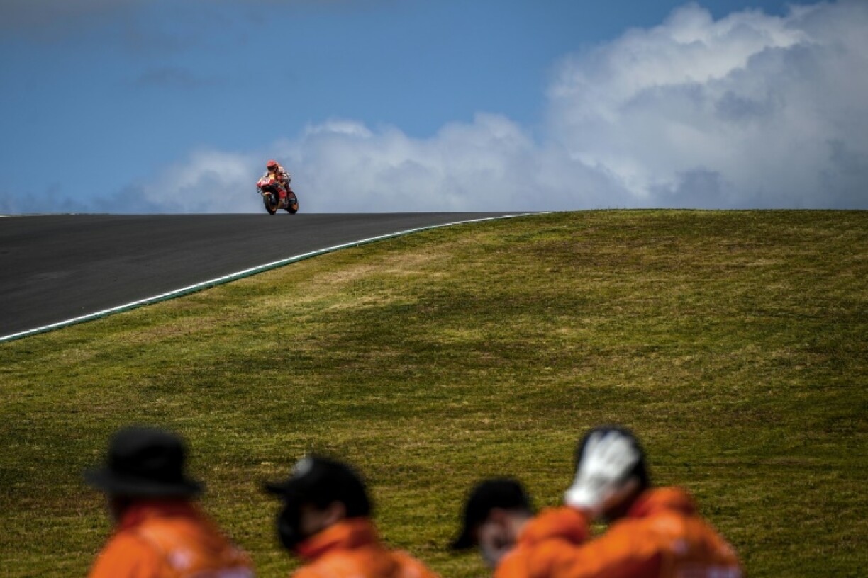 L'Espagnol Marc Marquez au guidon de sa Honda Repsol lors de la 2e séance d'essais libres du GP du Portugal, à Portimao, le 16 avril 2021