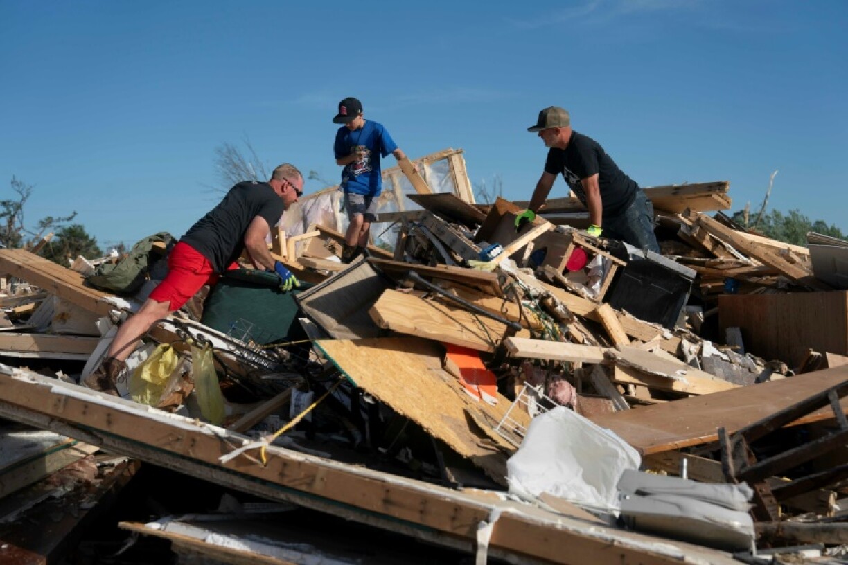 Many people live in manufactured homes that 'aren't safe' for tornadoes, London resident Jamie Burns said