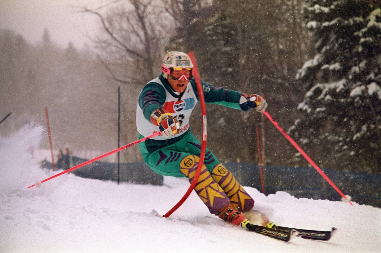 Luxembourg's skier Marc Girardelli clears a gate during the first run of the men's World Cup slalom 03 December 1989 in Mont-Sainte-Anne. Girardelli clocked the fifth time in 52.06 seconds.