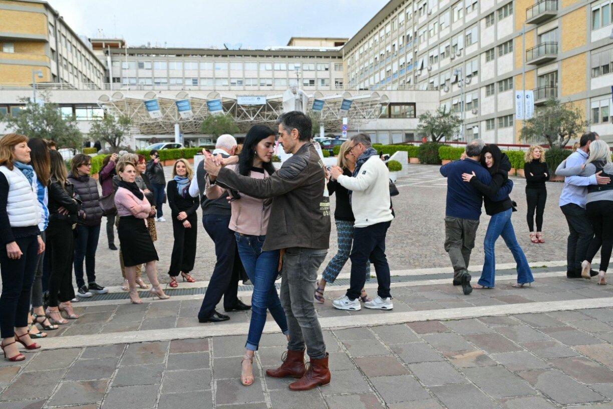 Tango dancers gather for Pope Francis in Buenos Aires.