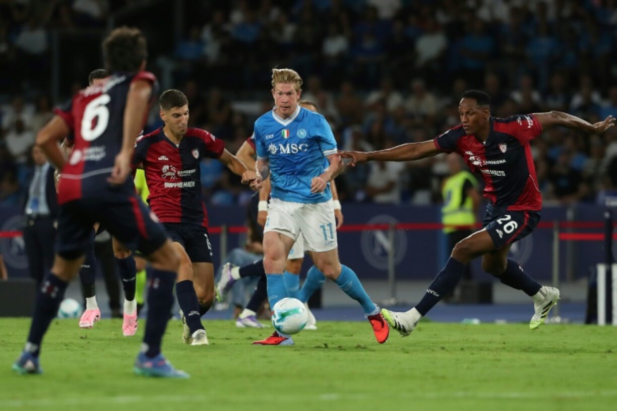 Kevin De Bruyne (C) has impressed since arriving at Napoli