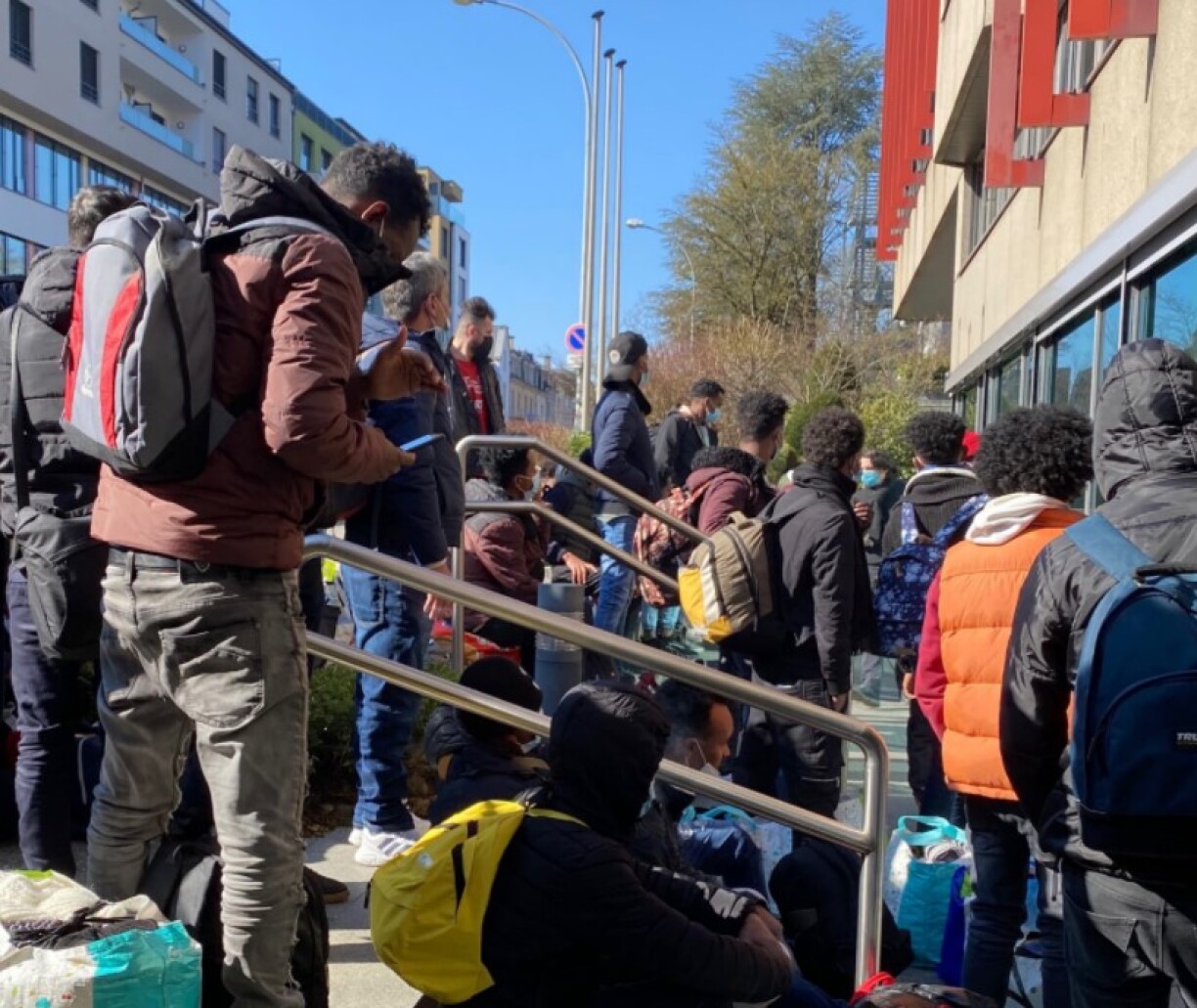 On 4 March, the affected individuals gathered outside the Immigration Directorate to protest the move.