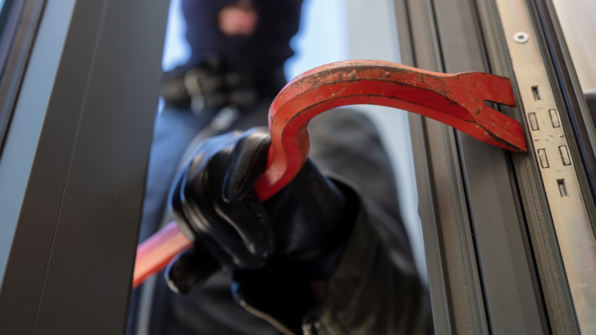 Police: Two break-ins reported across Luxembourg