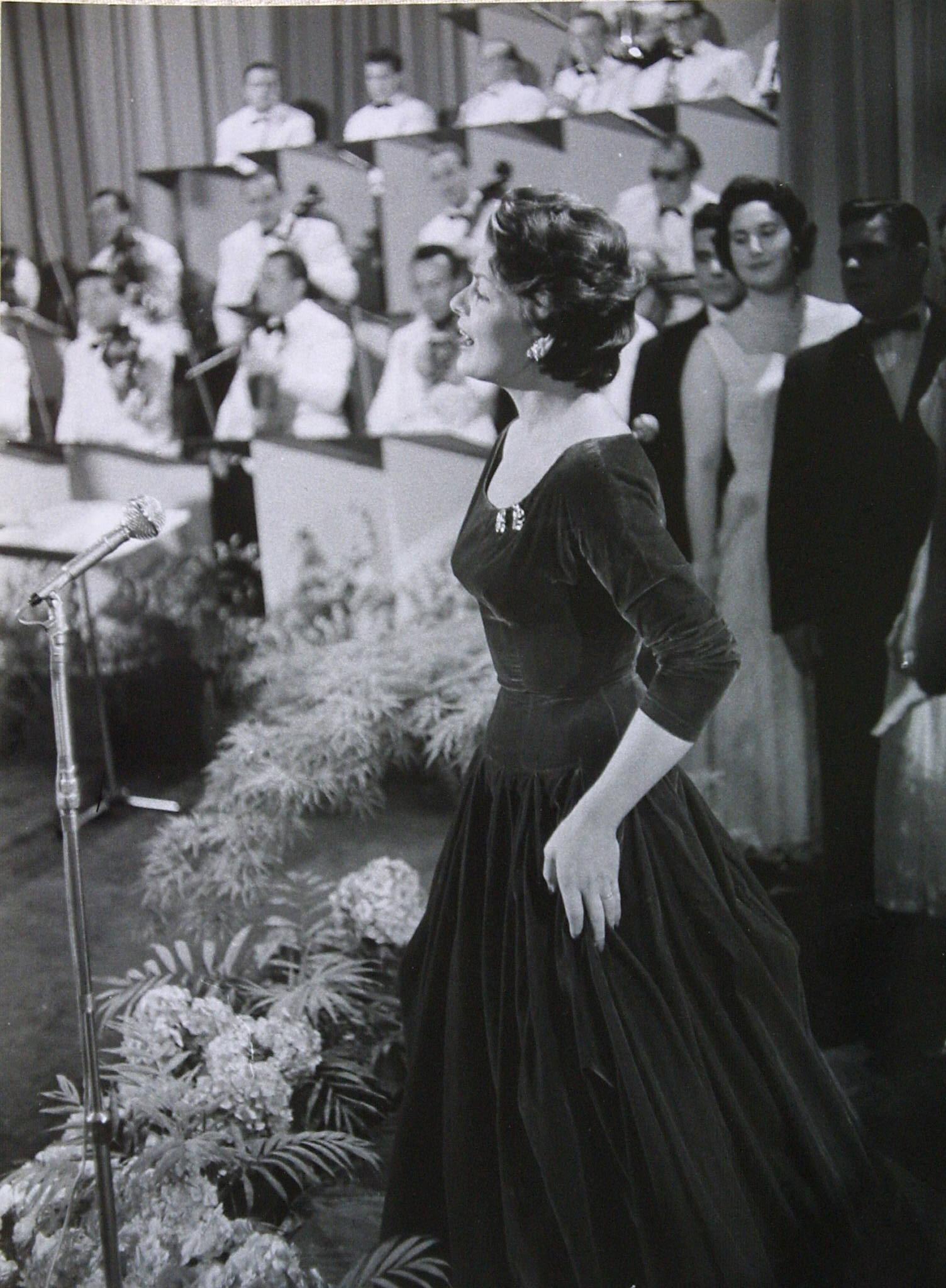 Wie kann hëllefen?: Op der Sich no fréieren ESC-Opnamen