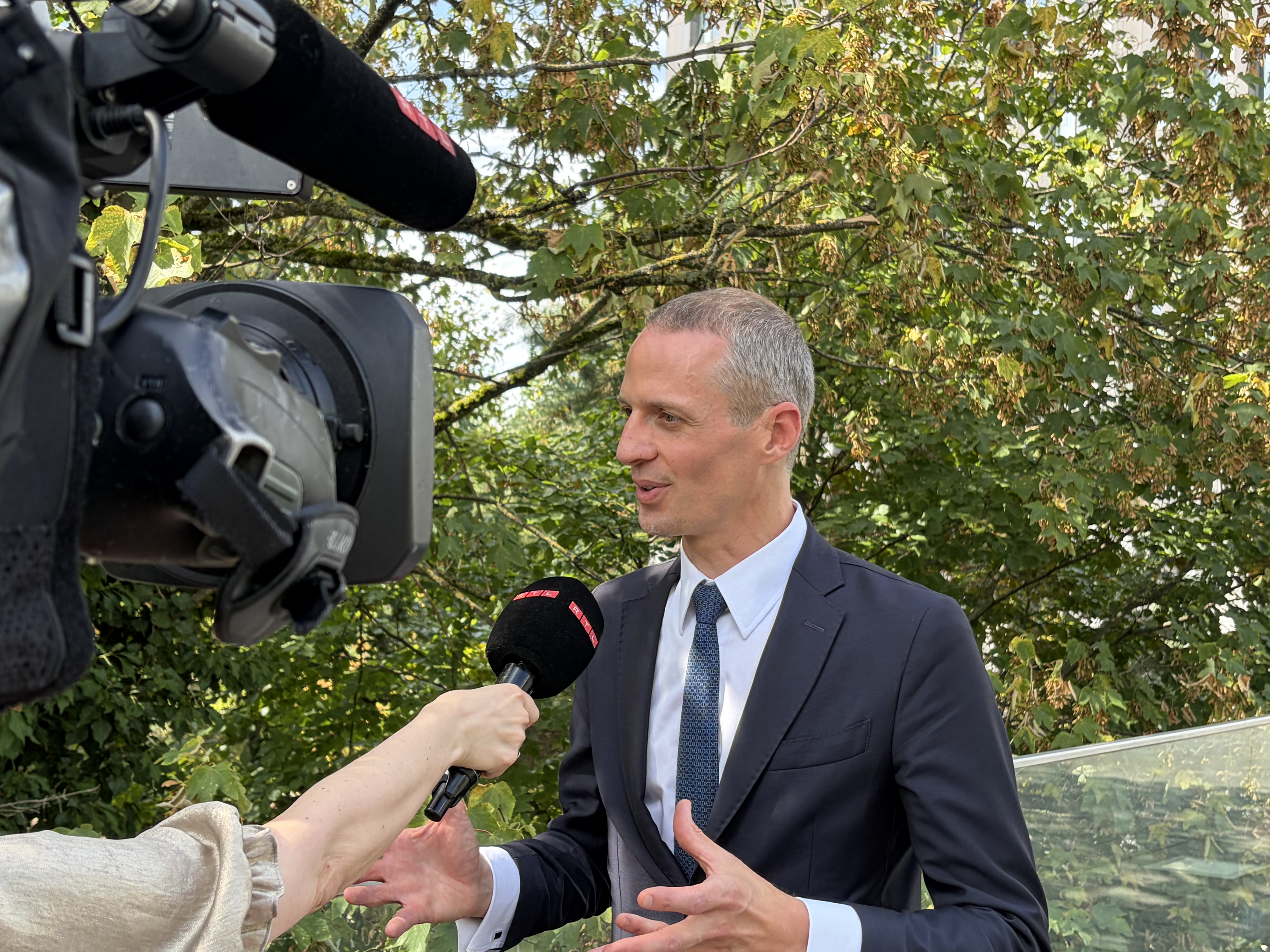 Pollution et fumées: "Tout n'a pas fonctionné de manière optimale" admet le ministre de l'Environnement