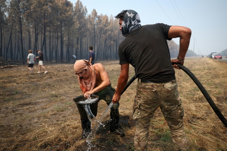 Mégafeu "stabilisé" en Gironde: Crainte d'un "feu zombie" qui couverait des mois dans le sous-sol