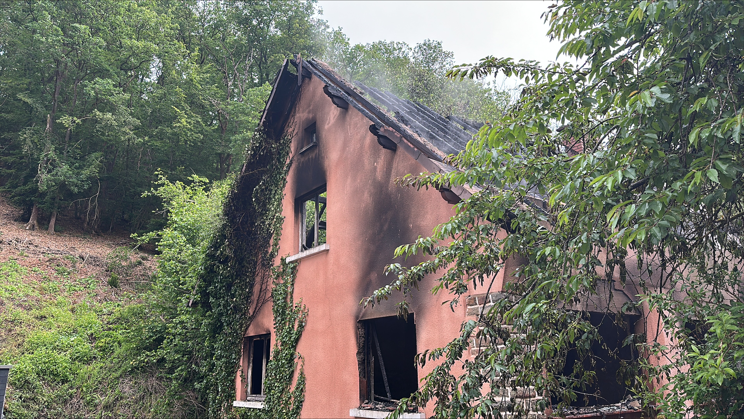 Lokal Pompjeeën am Asaz: Zu Klierf huet en Haus gebrannt, da