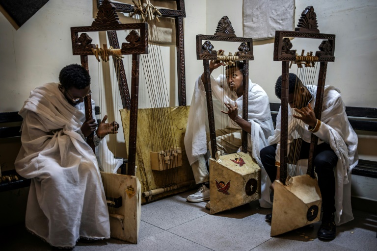 Audiences spellbound: Ethiopia's ancient instrument begena healing ...