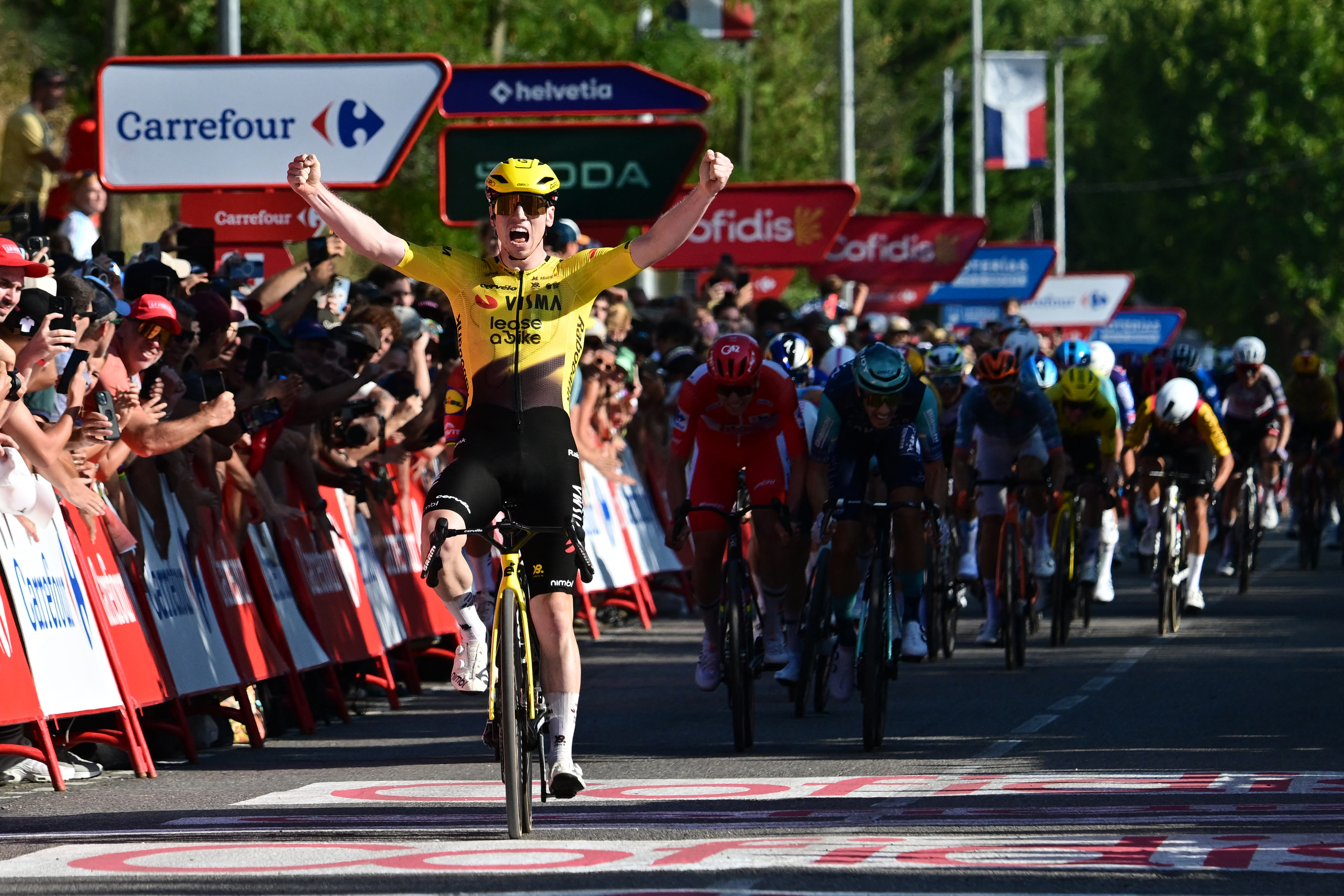 Vuelta: 2. Etapp: Matthew Brennan setzt sech am Sprint duerch, Mats Wenzel op Plaz 89