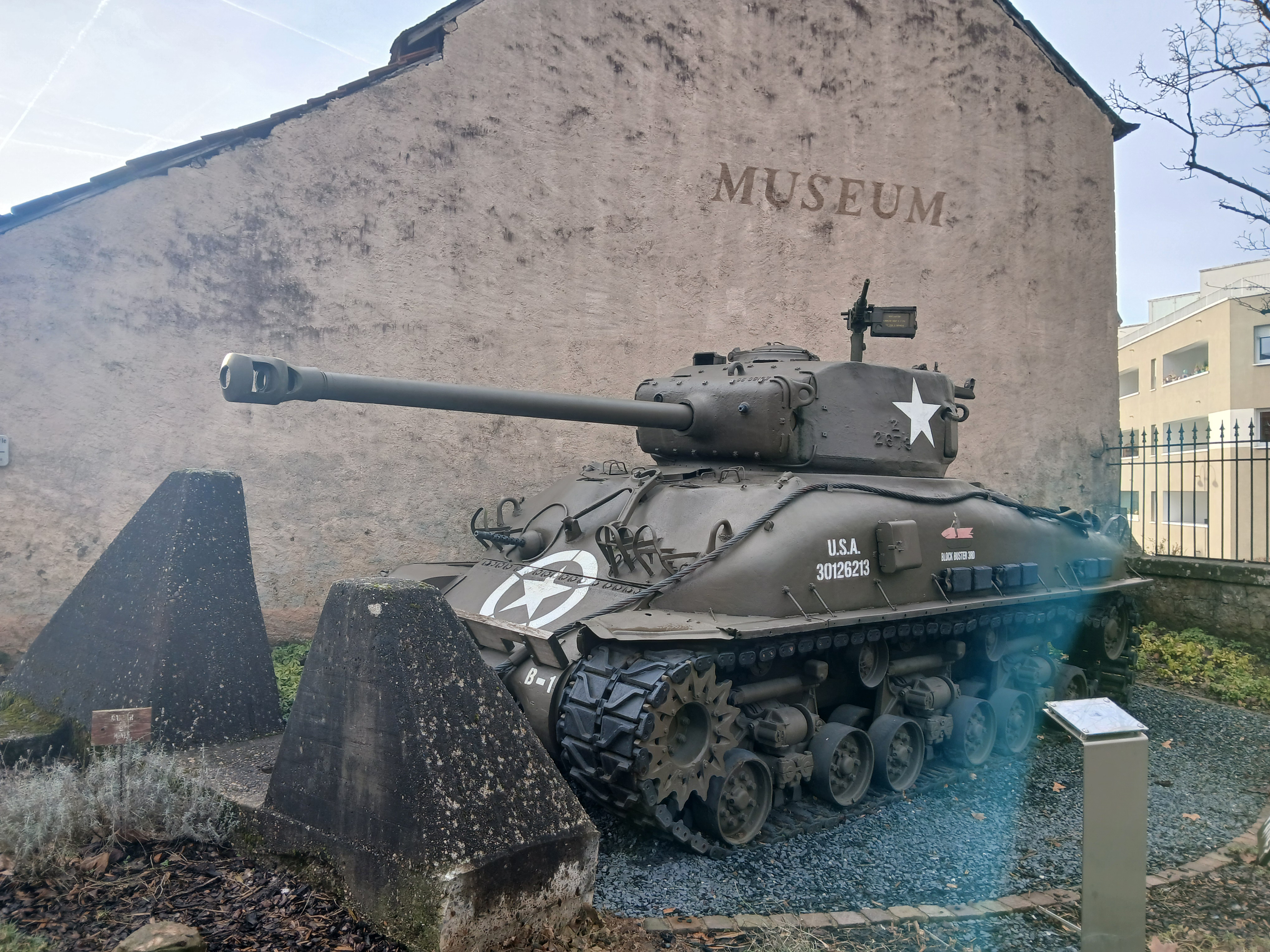 Viru 40 Joer sinn d'Dieren opgaangen: Den nationale Militärmusée vun ...
