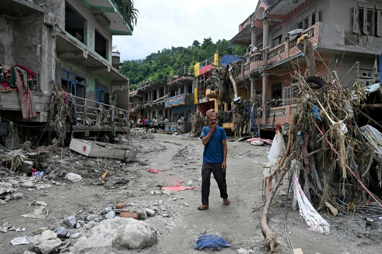 Crue dans l'Himalaya: Plus de 950 morts, les secours à la recherche de milliers de disparus