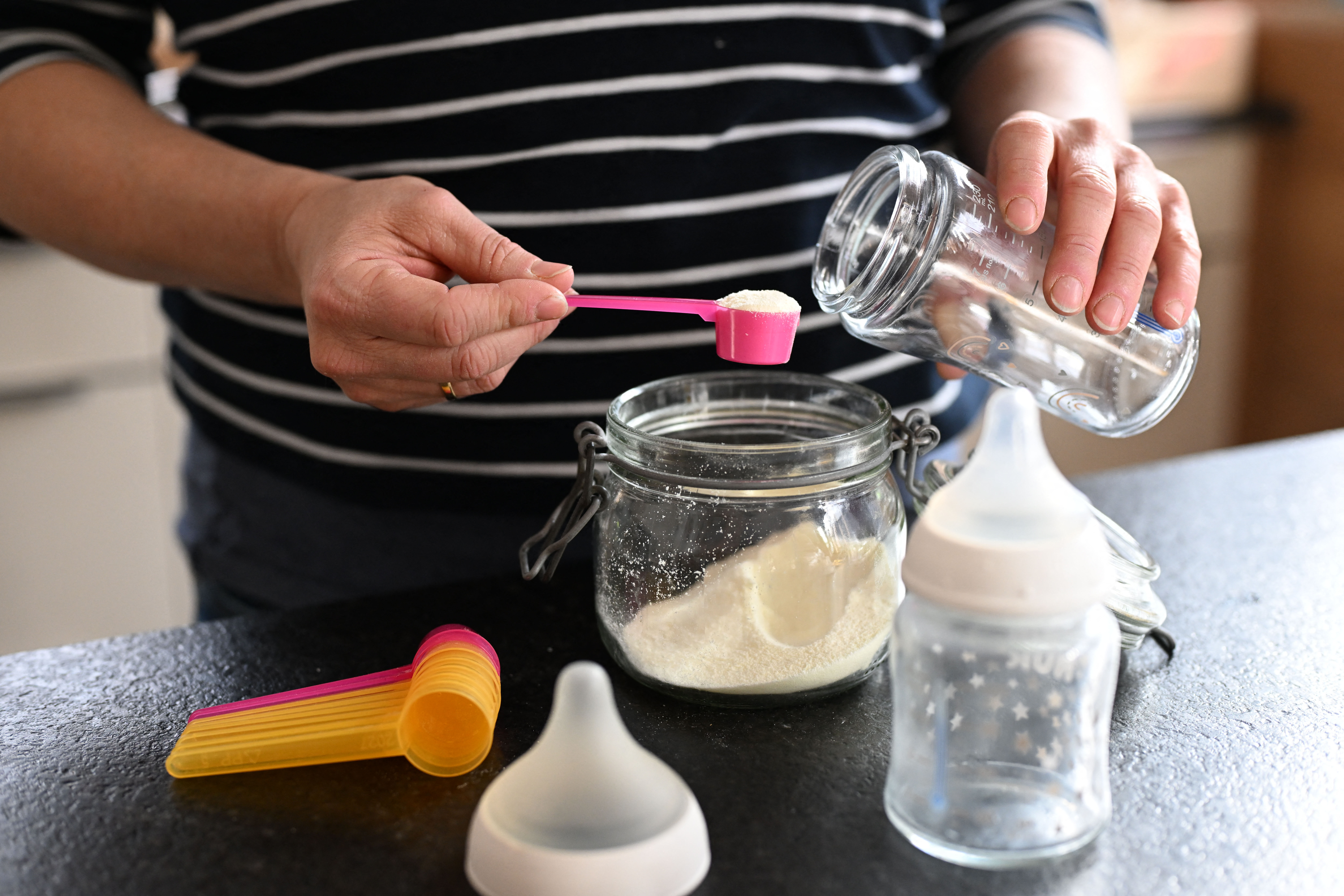 Growing food safety scandal: One suspected case of Cereulide contamination detected in Luxembourg as infant formula recall widens