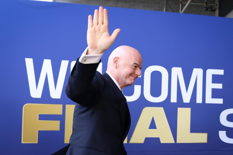 Incroyable retournement de situation: Infantino renonce aux investissements privés à la Fifa