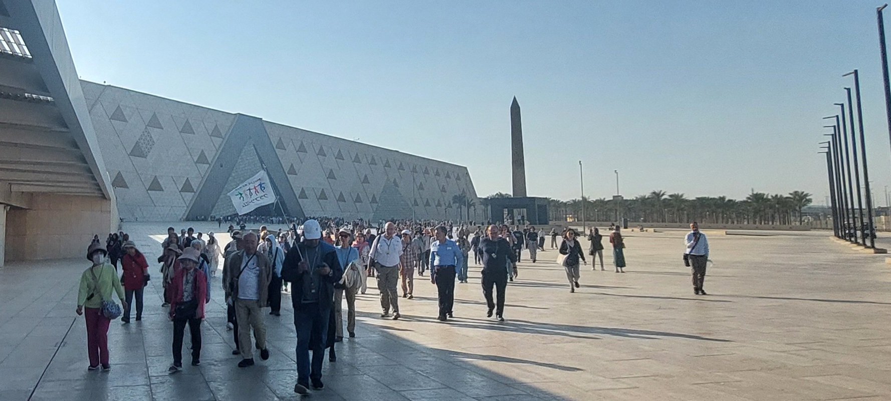 Duebelt sou grouss, wéi de Louvre: Op Besuch am Grand Egyptian Museum zu Kairo
